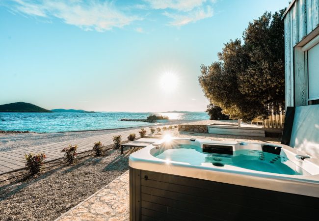 Villa in Drage - BUQEZ ECO RESORT - Beach Villa 28 - Directly by beach Villa in Drage - BUQEZ ECO RESORT - Beach Villa 28 - Directly by beach