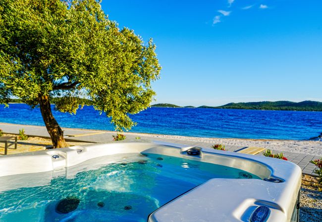 Villa in Drage - BUQEZ ECO RESORT - Beach Villa 28 - Directly by beach Villa in Drage - BUQEZ ECO RESORT - Beach Villa 28 - Directly by beach
