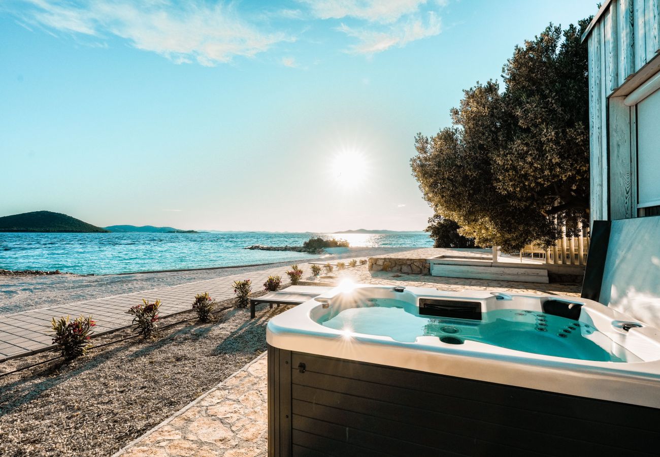 Villa in Drage - BUQEZ ECO RESORT - Beach Villa 28 - Directly by beach