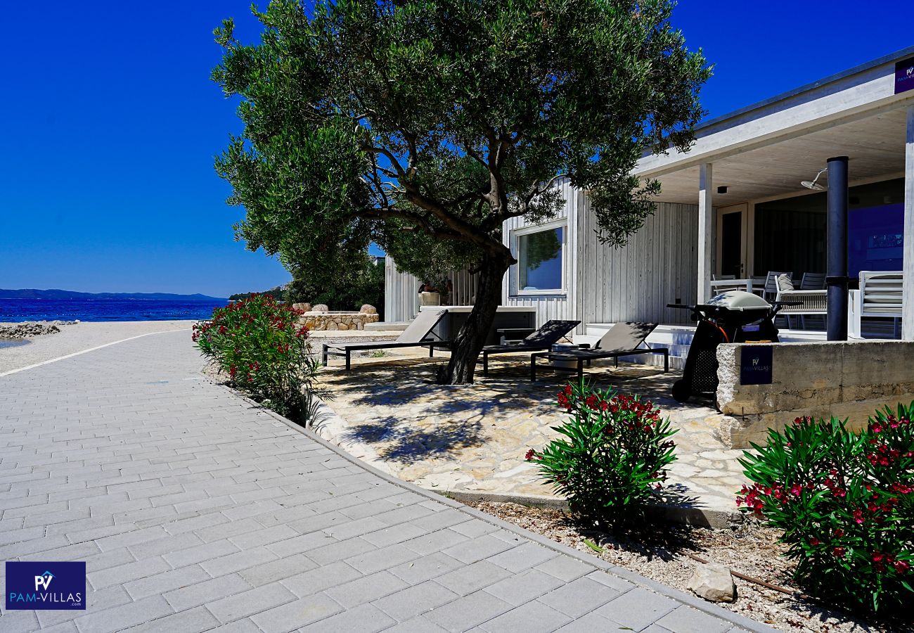 House in Drage - BUQEZ ECO RESORT - Beach Villa 28 - Directly by beach