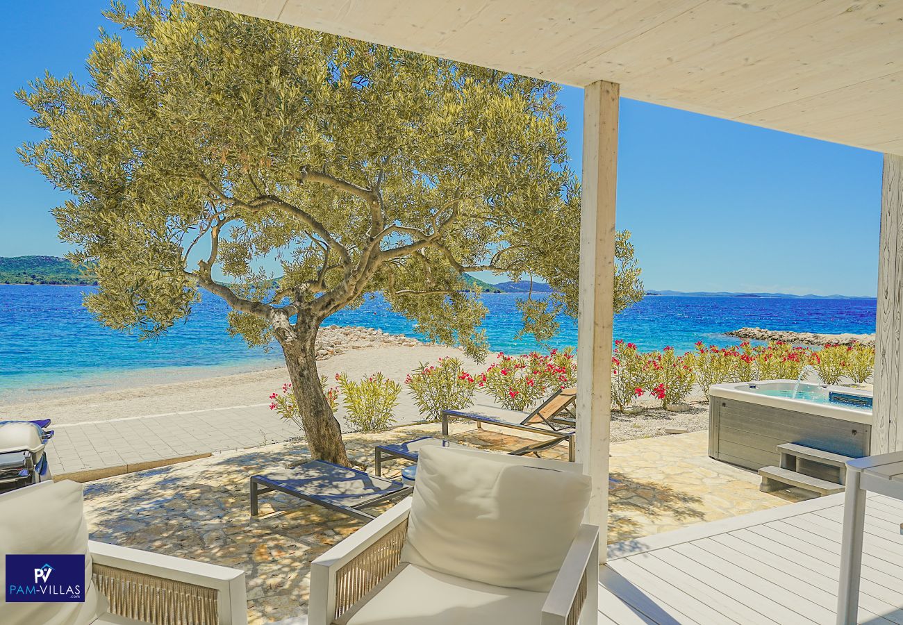 House in Drage - BUQEZ ECO RESORT - Beach Villa 28 - Directly by beach