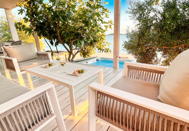 Villa in Drage - BUQEZ ECO RESORT - Villa 81 - direct by beach Villa in Drage - BUQEZ ECO RESORT - Villa 81 - direct by beach