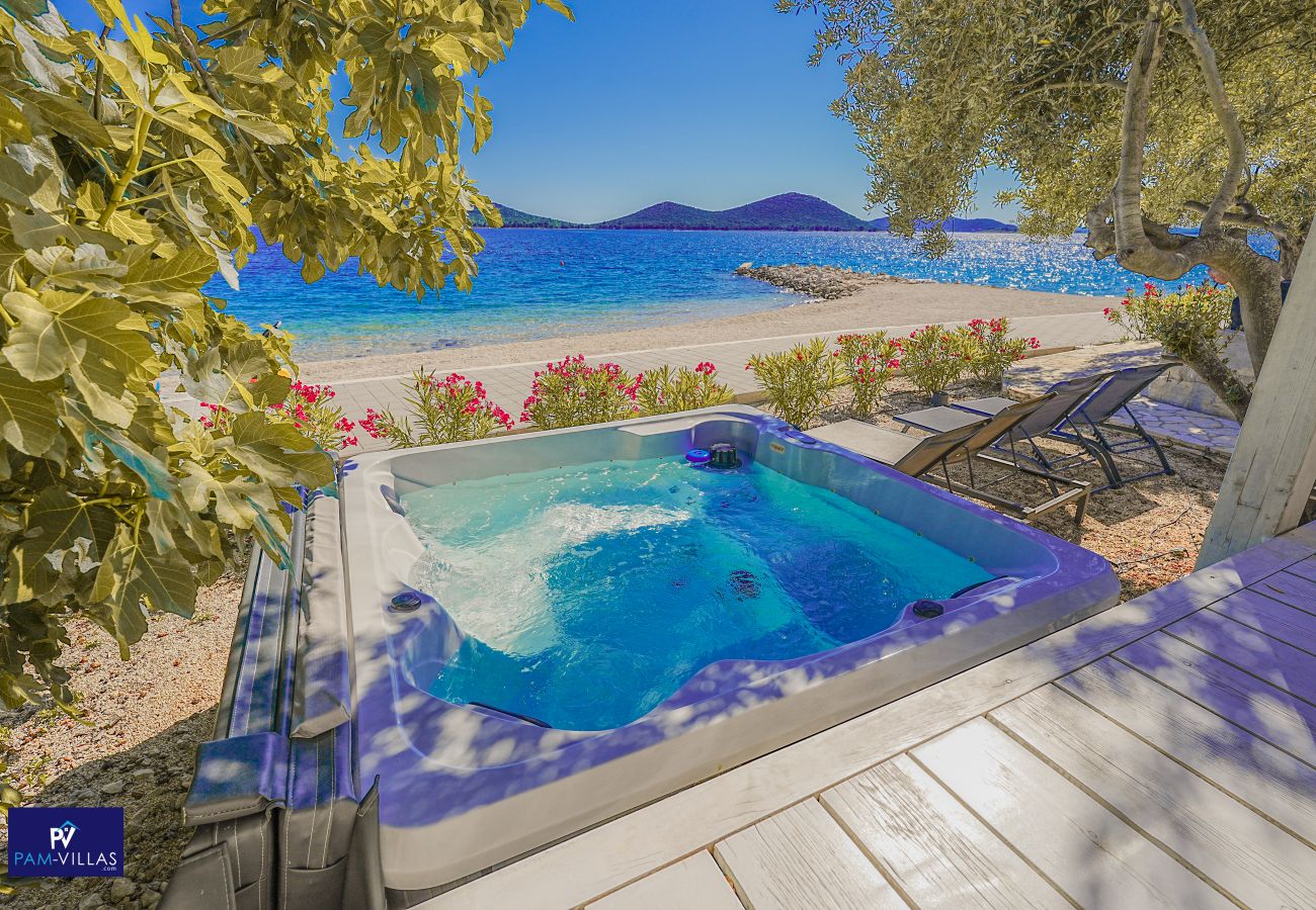 House in Drage - BUQEZ ECO RESORT - Villa 81 - direct by beach