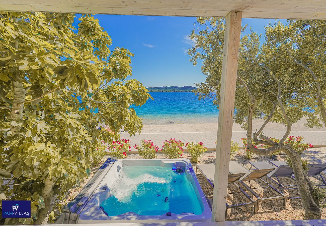 House in Drage - BUQEZ ECO RESORT - Villa 81 - direct by beach
