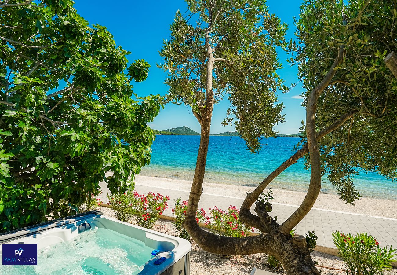 House in Drage - BUQEZ ECO RESORT - Villa 81 - direct by beach