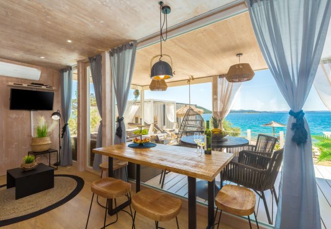Villa in Drage - BUQEZ ECO RESORT - Villa 18 - Beachfront Villa in Drage - BUQEZ ECO RESORT - Villa 18 - Beachfront