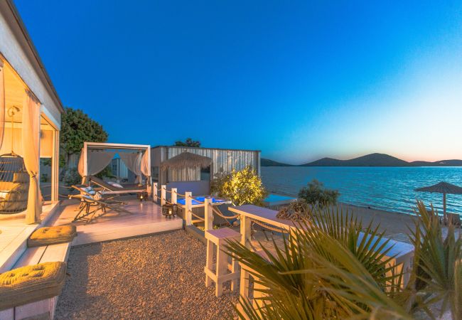 Villa in Drage - BUQEZ ECO RESORT - Villa 18 - Beachfront Villa in Drage - BUQEZ ECO RESORT - Villa 18 - Beachfront