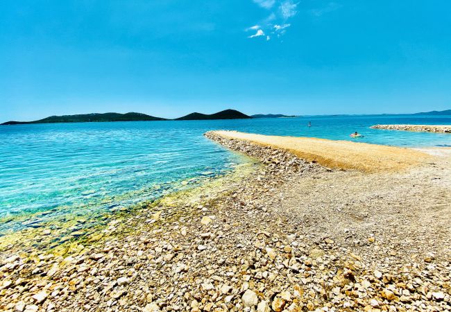 Villa in Drage - BUQEZ ECO RESORT - Villa 18 - Beachfront Villa in Drage - BUQEZ ECO RESORT - Villa 18 - Beachfront