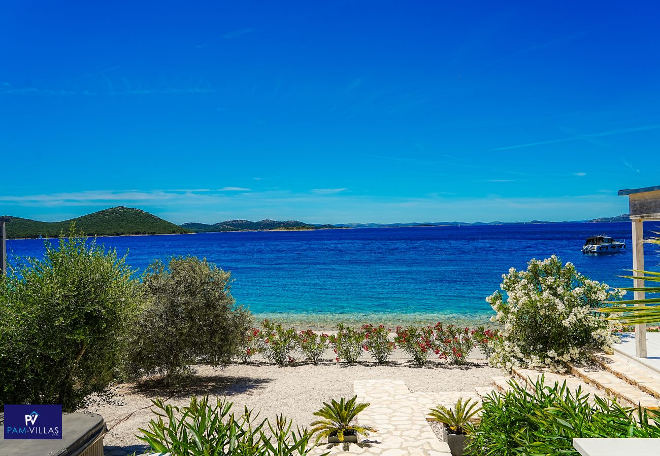 House in Drage - BUQEZ ECO RESORT - Villa 18 - Beachfront
