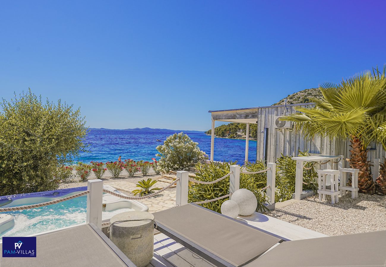 House in Drage - BUQEZ ECO RESORT - Villa 18 - Beachfront