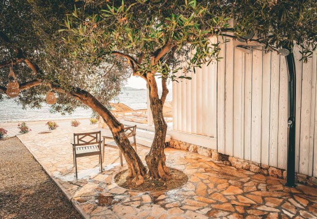 Villa in Drage - BUQEZ ECO RESORT - Villa 27 - directly by beach Villa in Drage - BUQEZ ECO RESORT - Villa 27 - directly by beach