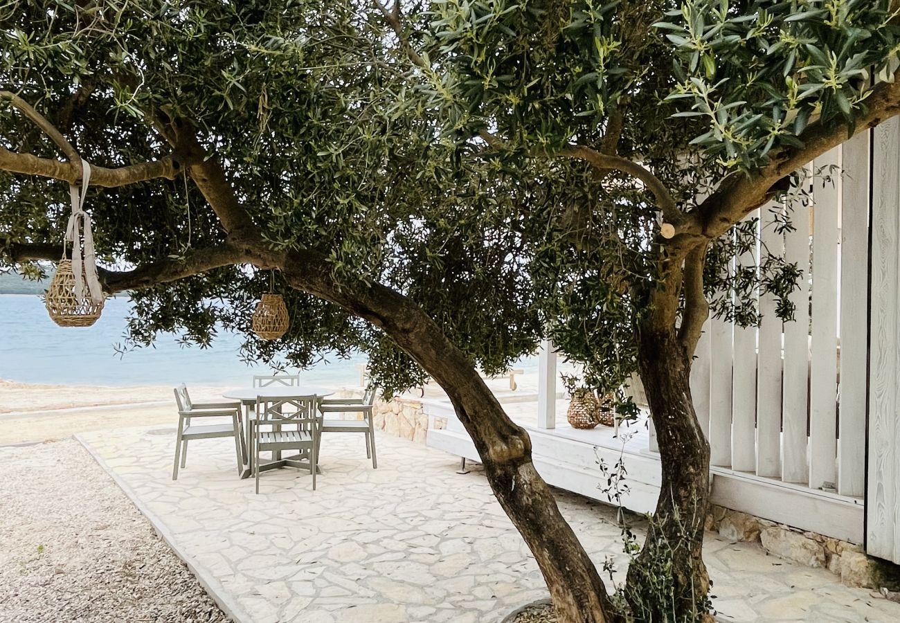 Villa in Drage - BUQEZ ECO RESORT - Villa 27 - directly by beach