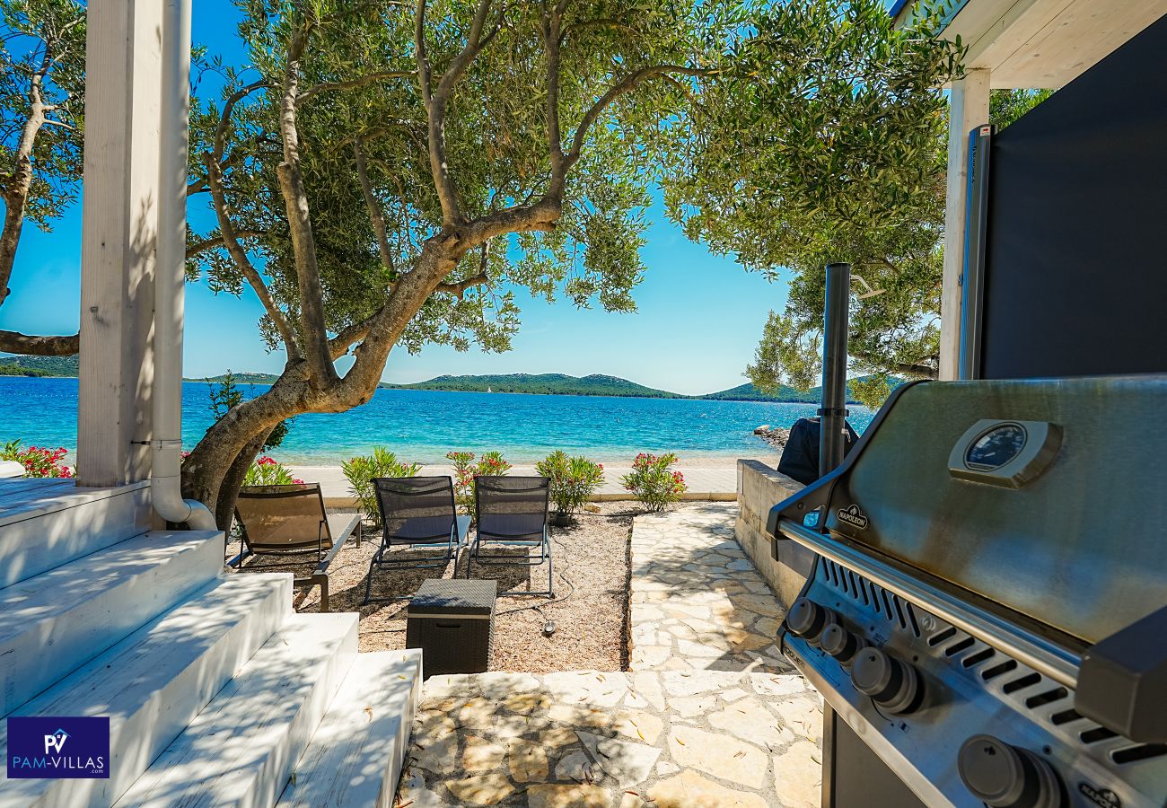 House in Drage - BUQEZ Beach Villas 81 & 28 – Side by side