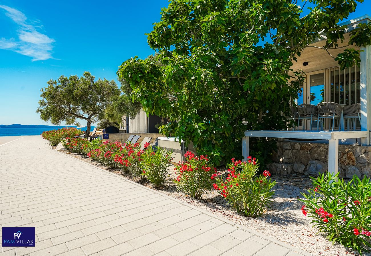 House in Drage - BUQEZ Beach Villas 81 & 28 – Side by side