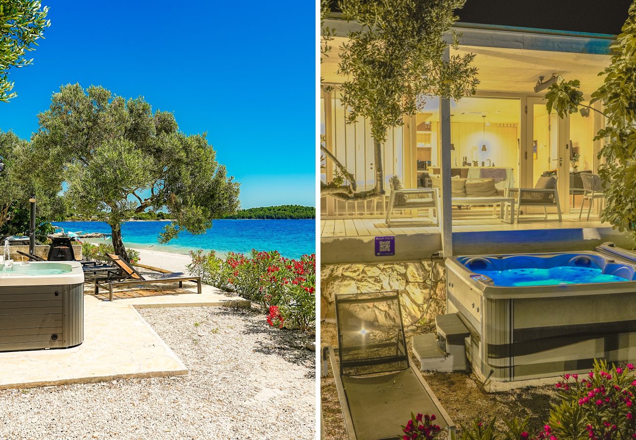 House in Drage - BUQEZ Beach Villas 81 & 28 – Side by side