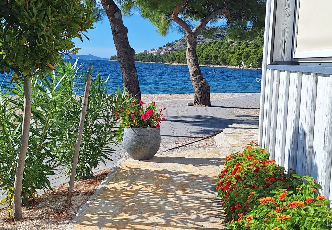 Bungalow/Linked villa in Drage - Buqez Eco Resort - Villa 26 - 1st row to sea