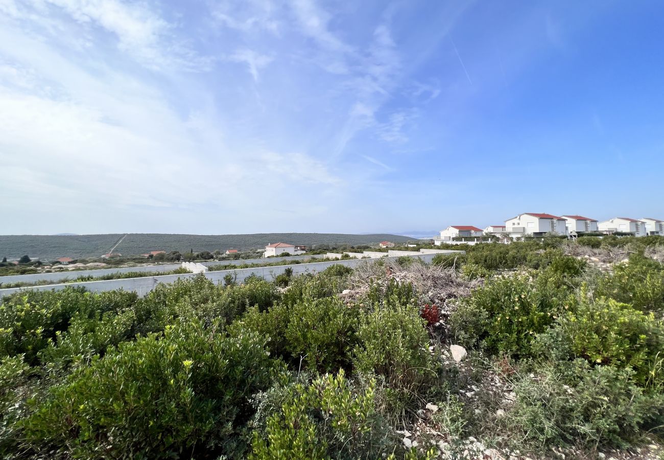 Grundstück in Debeljak - Grundstück Sukosan mit Bauprojekt