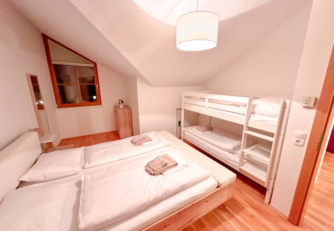 Ferienwohnung in Rauris - Modern Mountain Penthouse - an der Skipiste Ferienwohnung in Rauris - Modern Mountain Penthouse - an der Skipiste