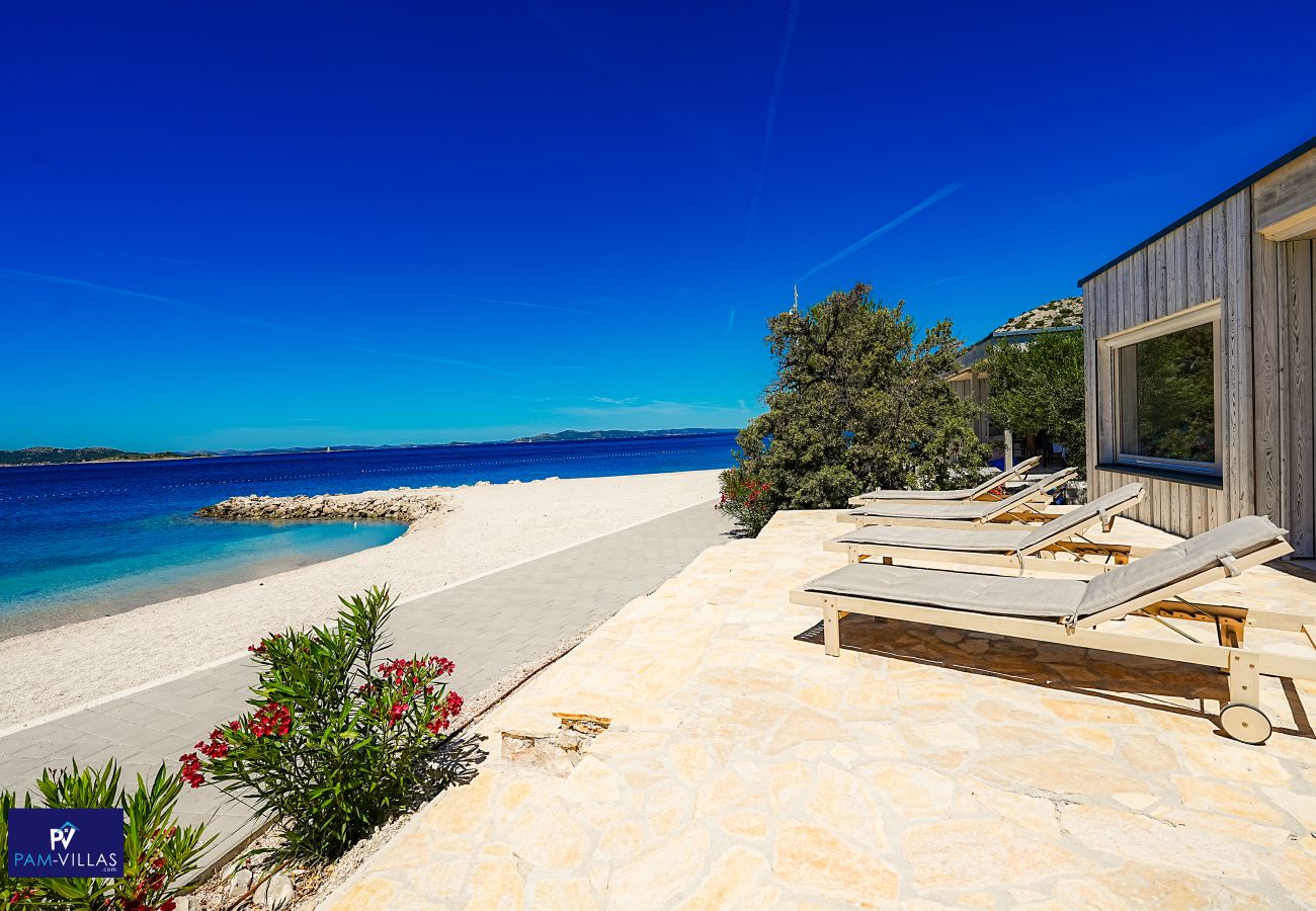 Ferienhaus in Drage - BUQEZ ECO RESORT - Villa 27 - Direkt am Strand