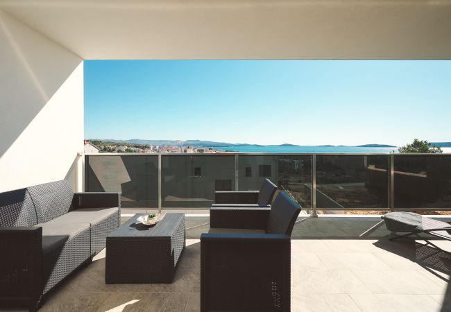 Villa in Šibenik - Villa Ocean Breeze - Meerblick - zwei Küchen Villa in Šibenik - Villa Ocean Breeze - Meerblick - zwei Küchen