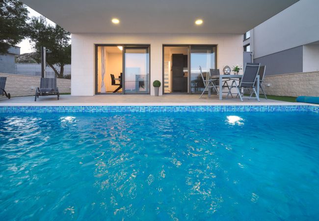 Villa in Šibenik - Villa Ocean Breeze - Meerblick - zwei Küchen Villa in Šibenik - Villa Ocean Breeze - Meerblick - zwei Küchen