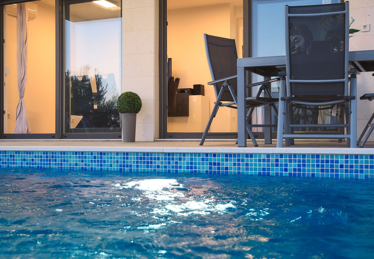 Villa in Šibenik - Villa Ocean Breeze - Meerblick - zwei Küchen
