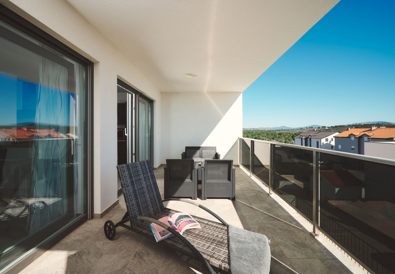 Villa in Šibenik - Villa Ocean Breeze - Meerblick - zwei Küchen