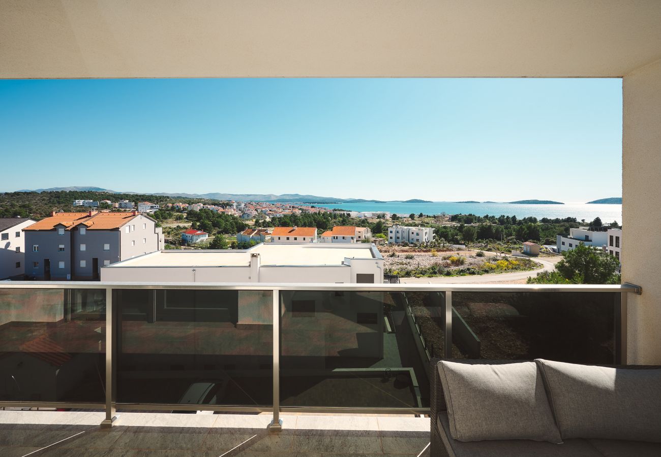 Villa in Šibenik - Villa Ocean Breeze - Meerblick - zwei Küchen