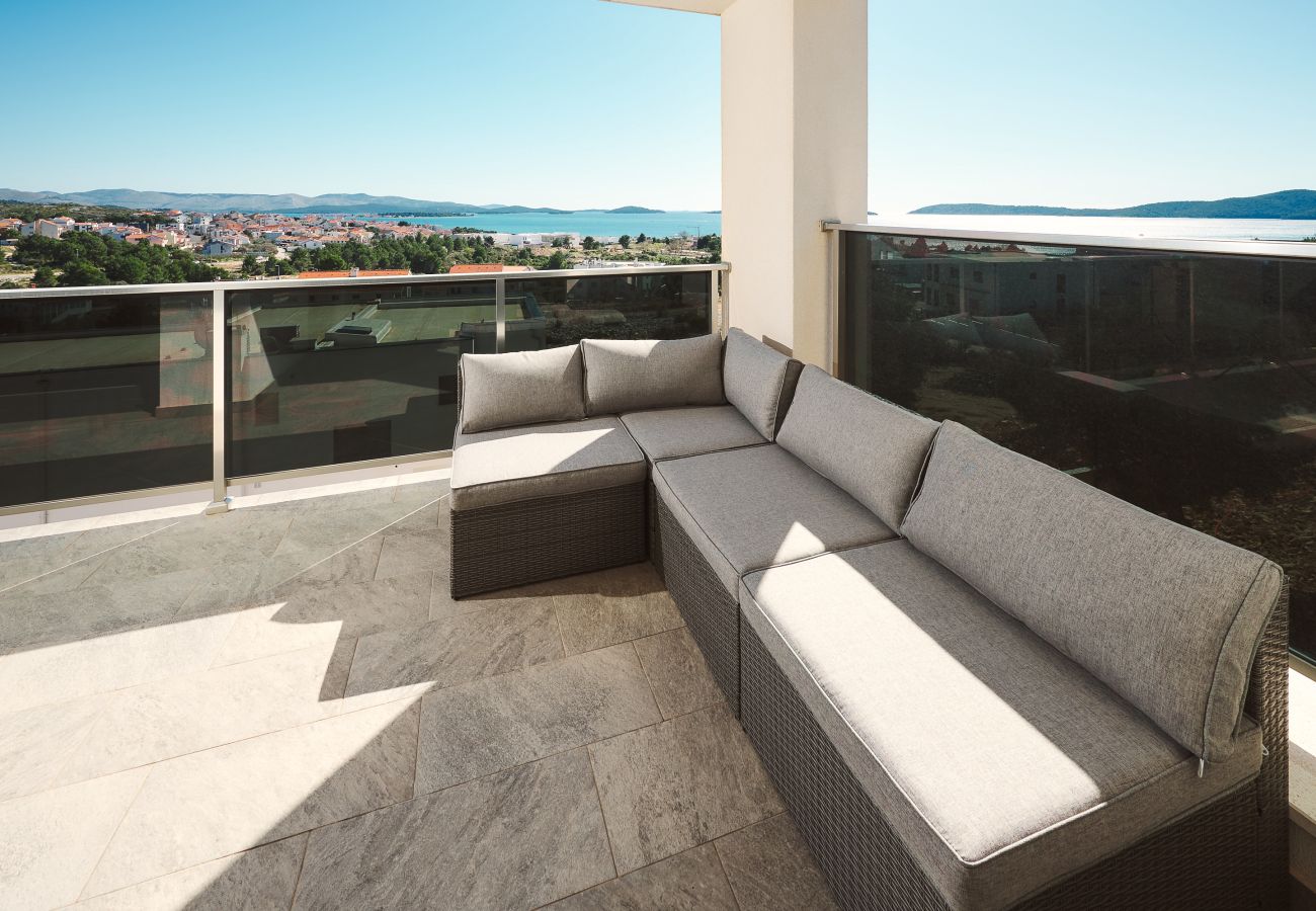 Villa in Šibenik - Villa Ocean Breeze - Meerblick - zwei Küchen