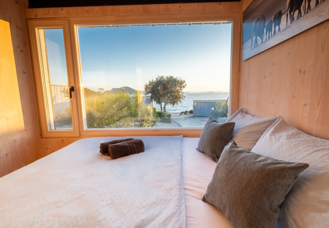 Villa in Drage - BUQEZ ECO RESORT - Villa 13 - Direkt am Meer